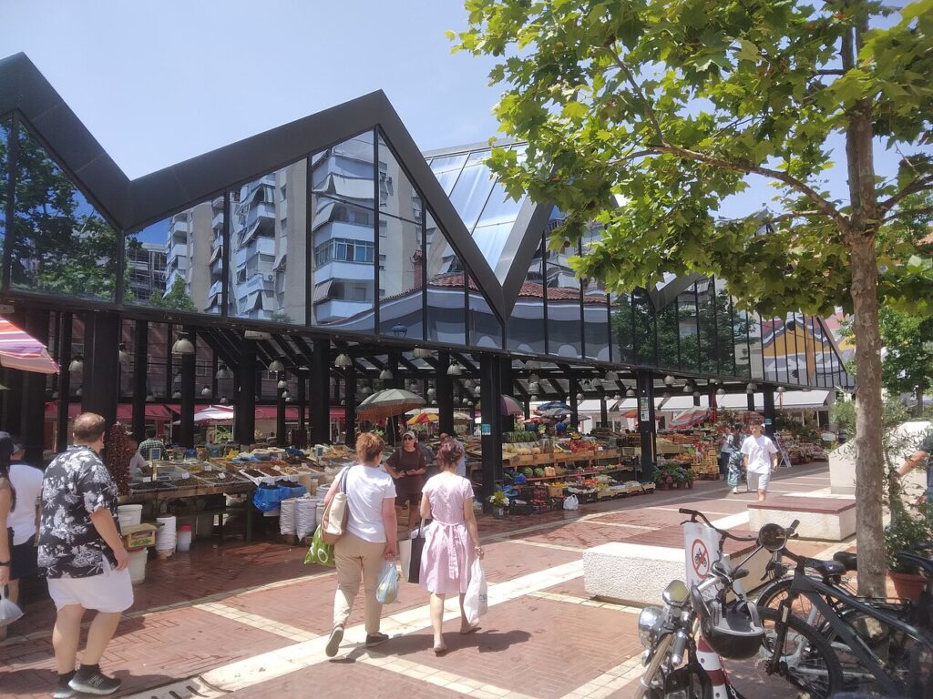 Pazari i Ri market Tirana