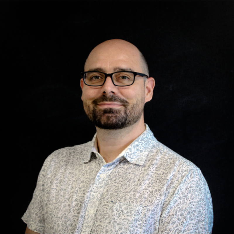Elvis Plaku - Albanian Blogger