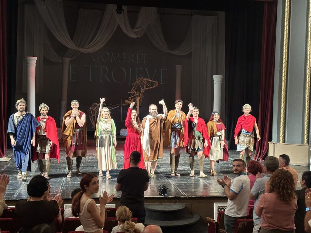 Cast of Gomerët e Trojeve on stage at the Migjeni Theatre in Shkodra